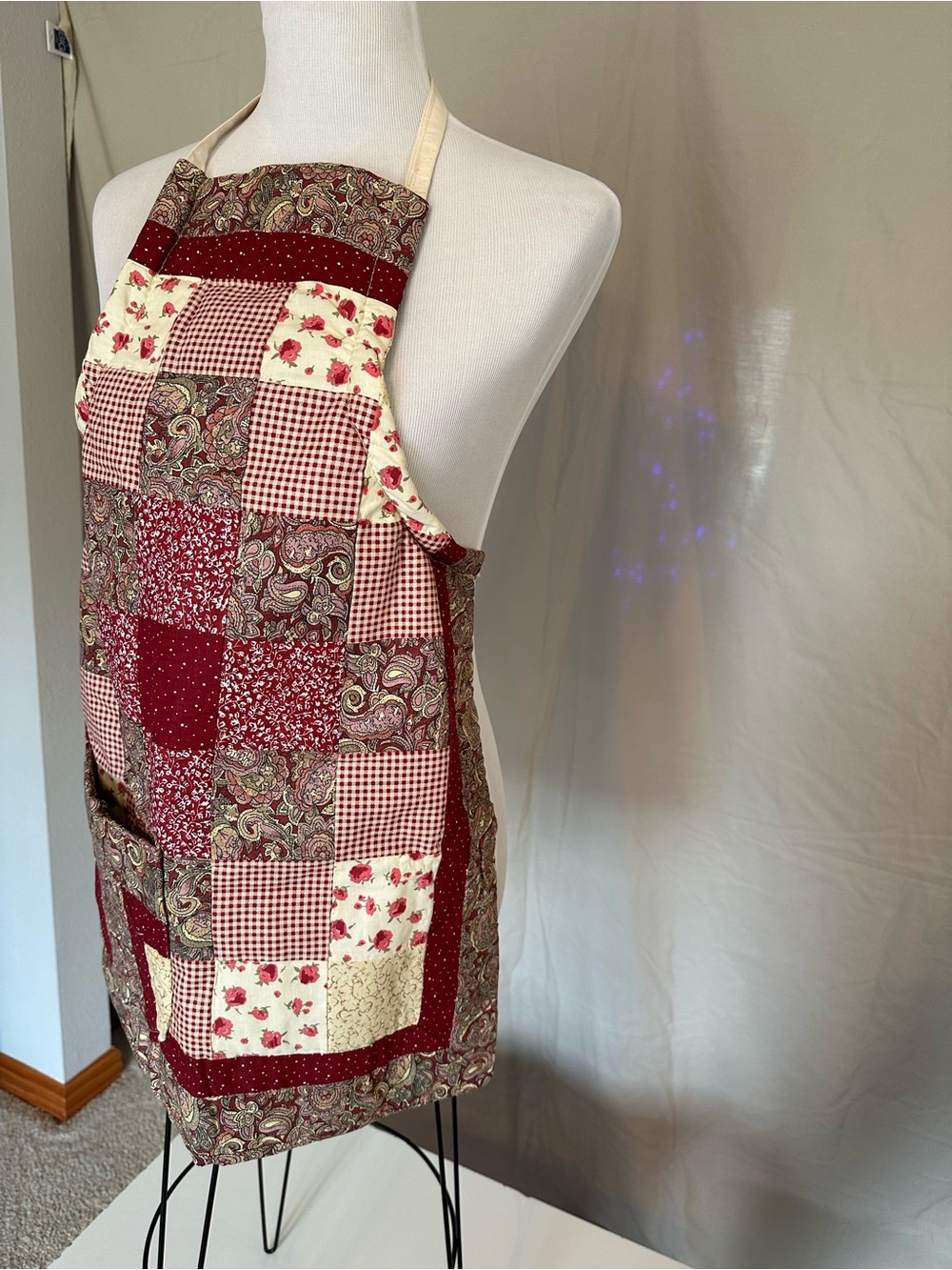 Hand Crafted Apron Burgundy & Cream Patchwork Quilted drawstring victorian heart - Picture 8 of 9